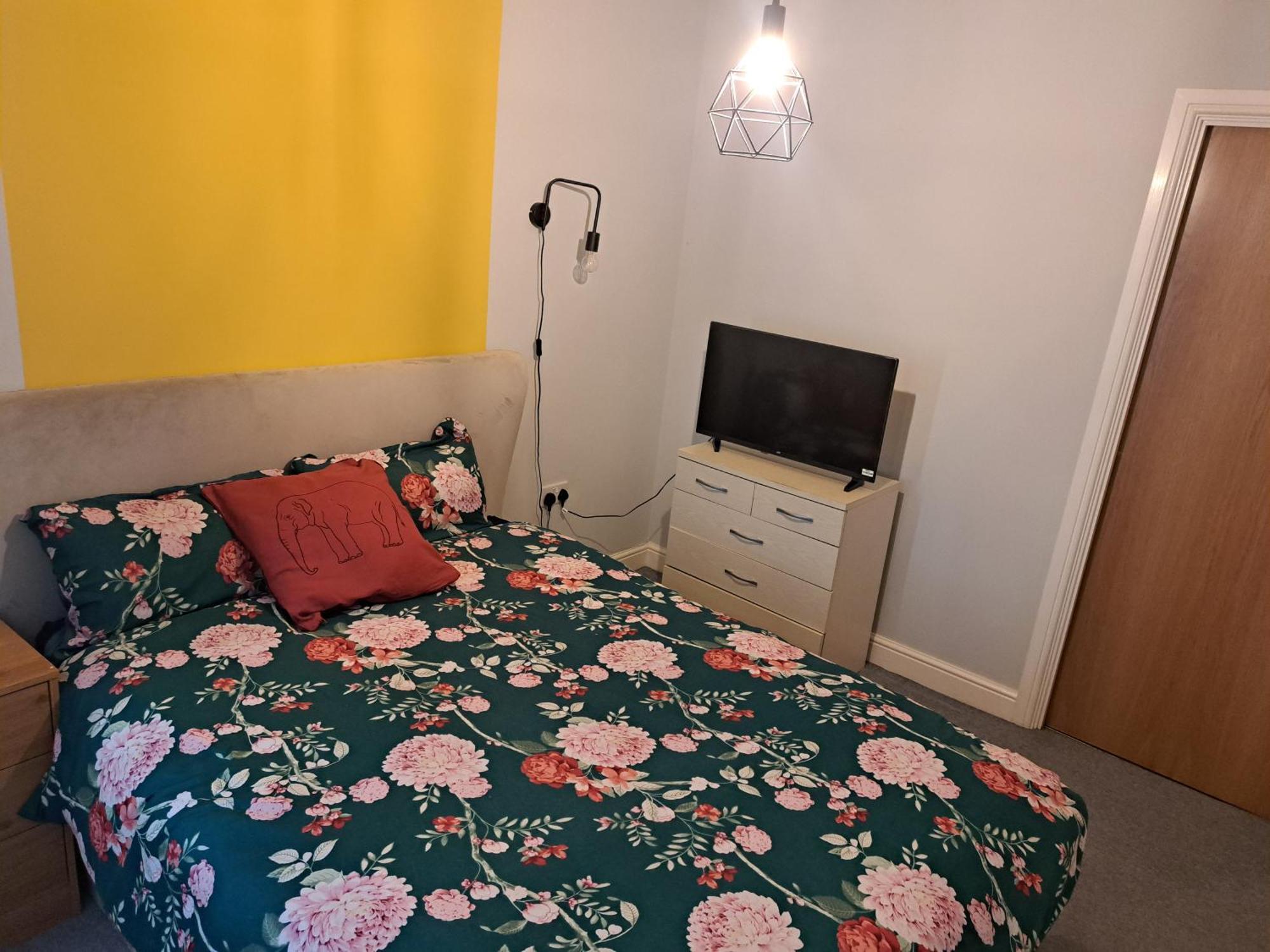 Private And Comfortable Room In Cosy Home Nottingham Zewnętrze zdjęcie